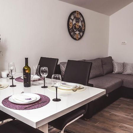 Apartmani Vuckovic Vodice Eksteriør billede