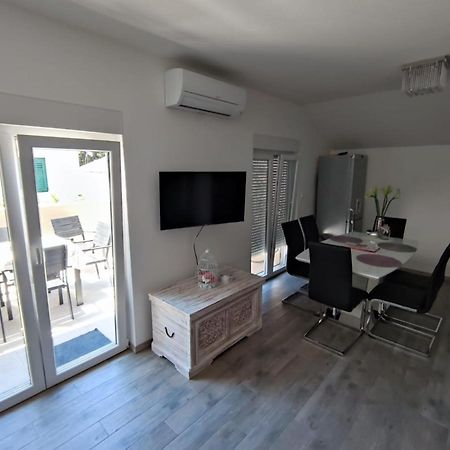 Apartmani Vuckovic Vodice Eksteriør billede