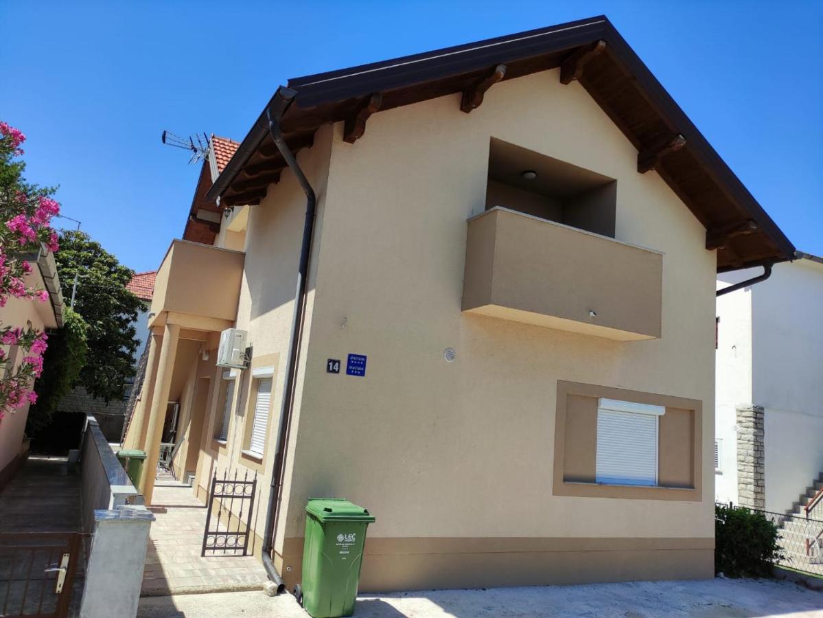 Apartmani Vuckovic Vodice Eksteriør billede