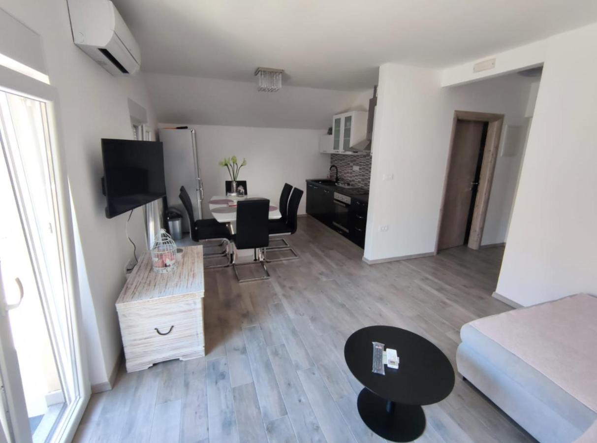 Apartmani Vuckovic Vodice Eksteriør billede