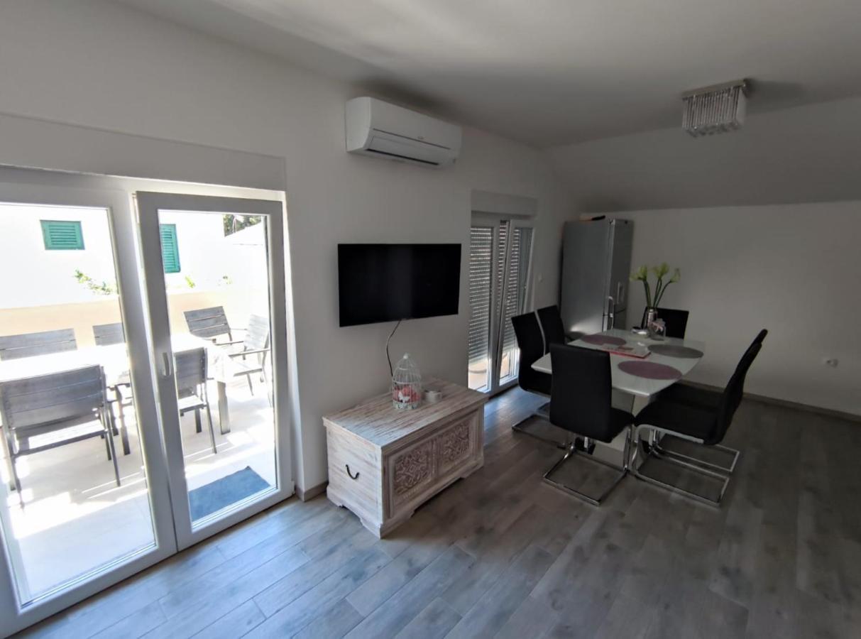 Apartmani Vuckovic Vodice Eksteriør billede